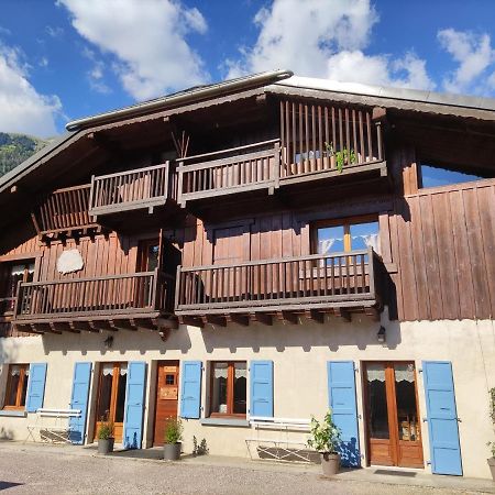 Villa La Ferme d'Henriette, à Samoëns Extérieur photo